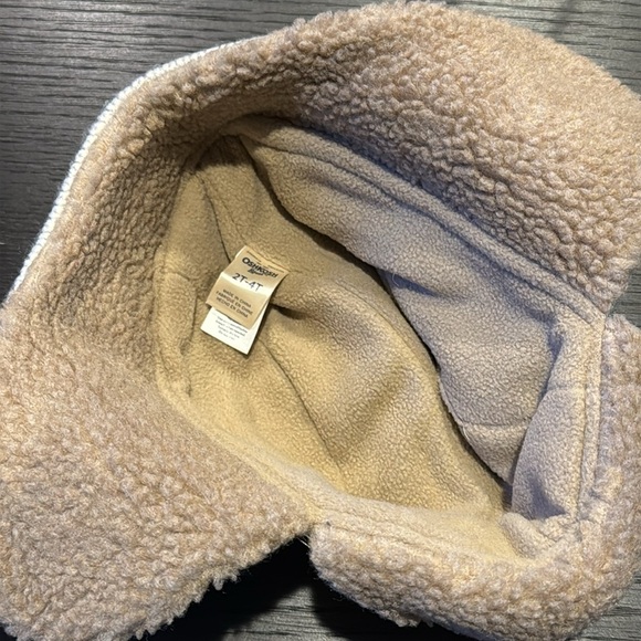 NWT Oshkosh B’gosh Kids 2T-4T Trapper Sherpa Winter Hat Knit Velcro Clasp - Picture 4 of 7